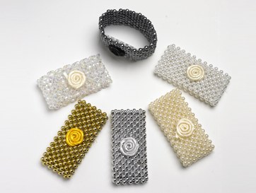 Picture of White pearl corsage flower bracelet, 4cm